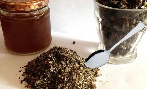 Dead bees have the effect of enhancing male physiology